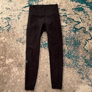 Fleo El Toro 25” Legging in Charcoal